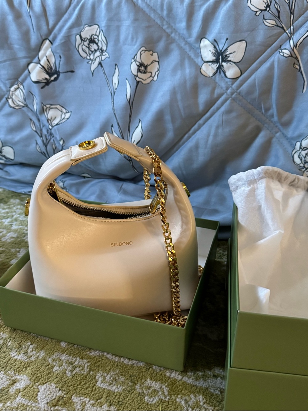 Cream Leather Chain-Handle Shoulder Bag